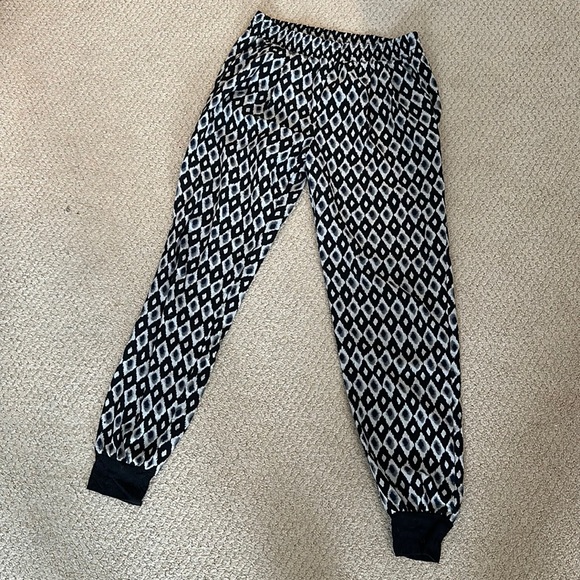 Greylin Printed Pants - Picture 2 of 9